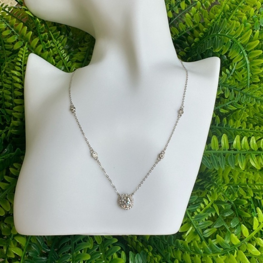 1 carat sterling silver Moissanite necklace. 925.